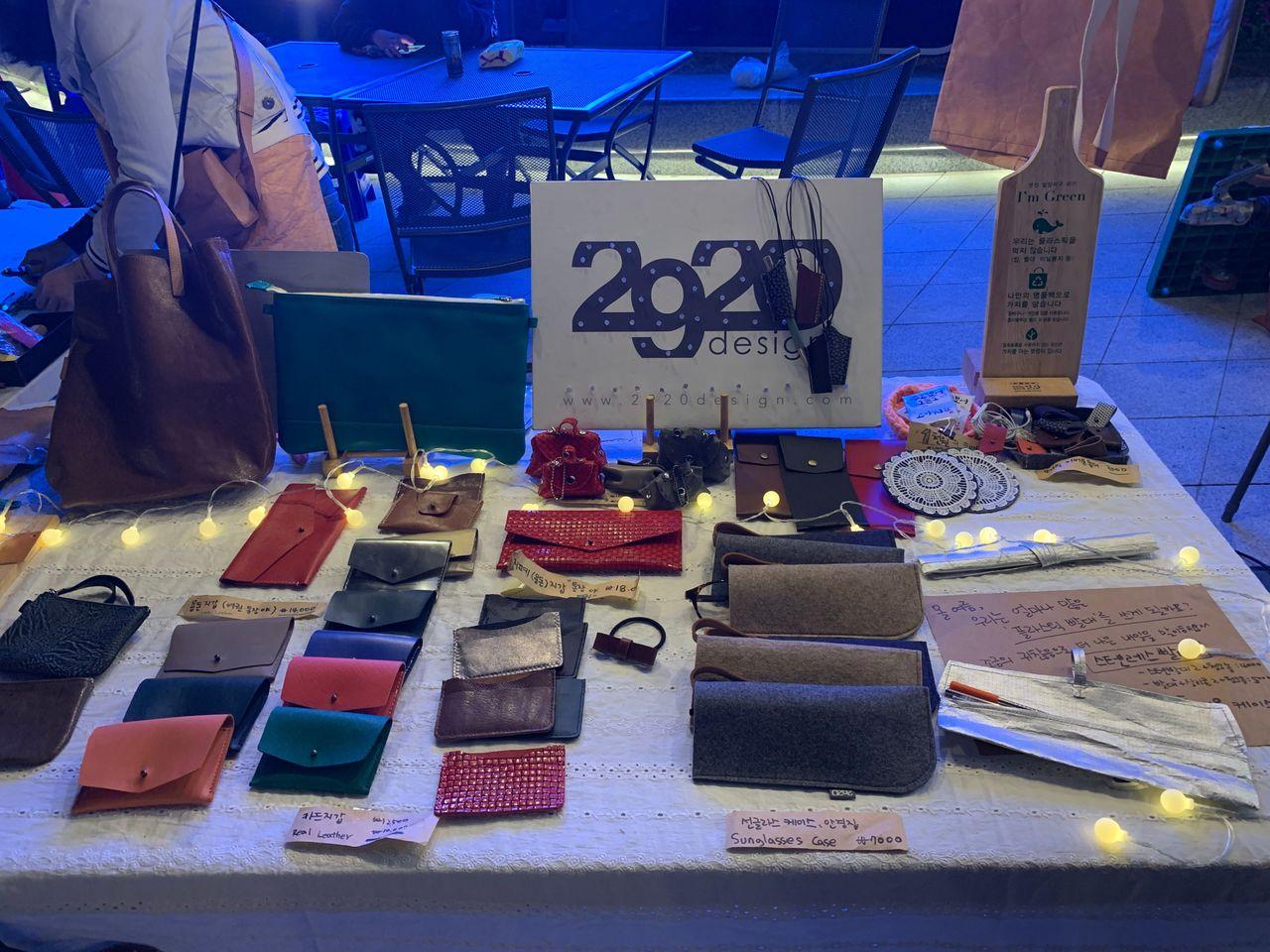 2025 Dongdaemun Night Market Visit! - Enjoy all the attractions from lively DDP night market!